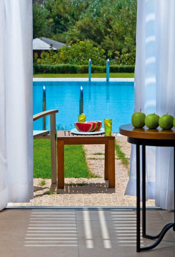 7.Superior Family Room Shared Pool - Terrace1