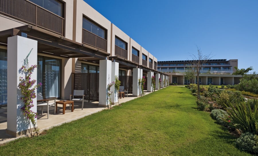 7.Deluxe Family Room - Terrace3