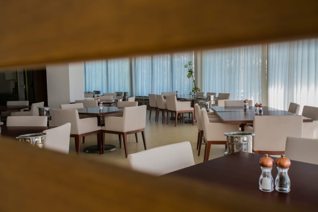 almyra-main-bar_MG_8576