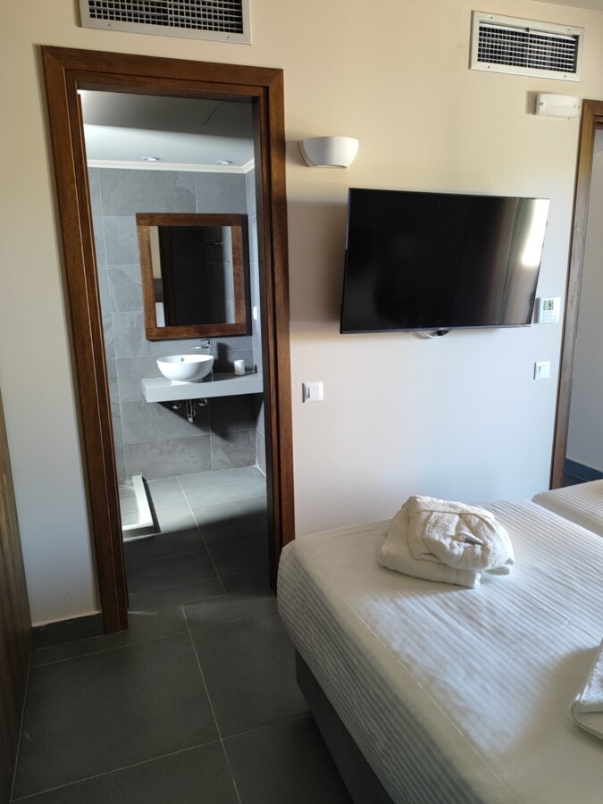 Second Bedroom - Ensuite Bathroom